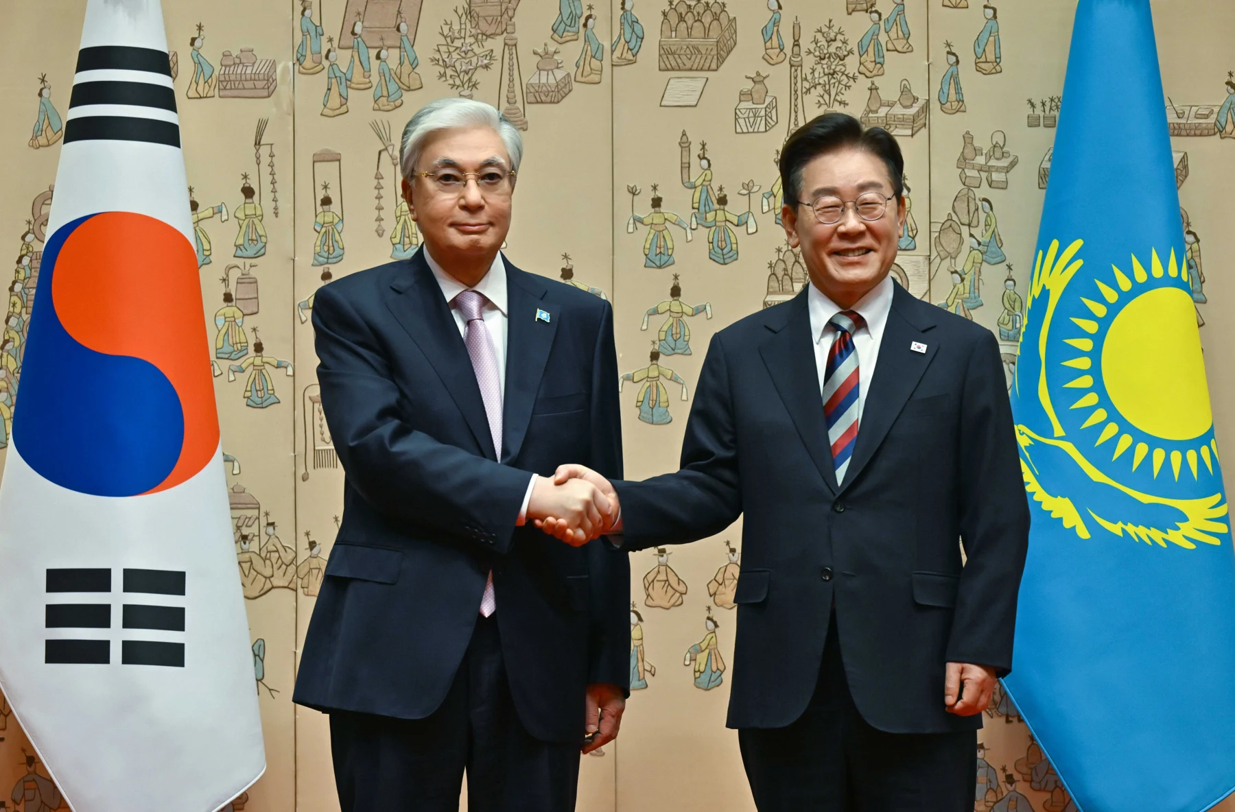 Kassym-Jomart Tokayev and Lee Jae Myung
