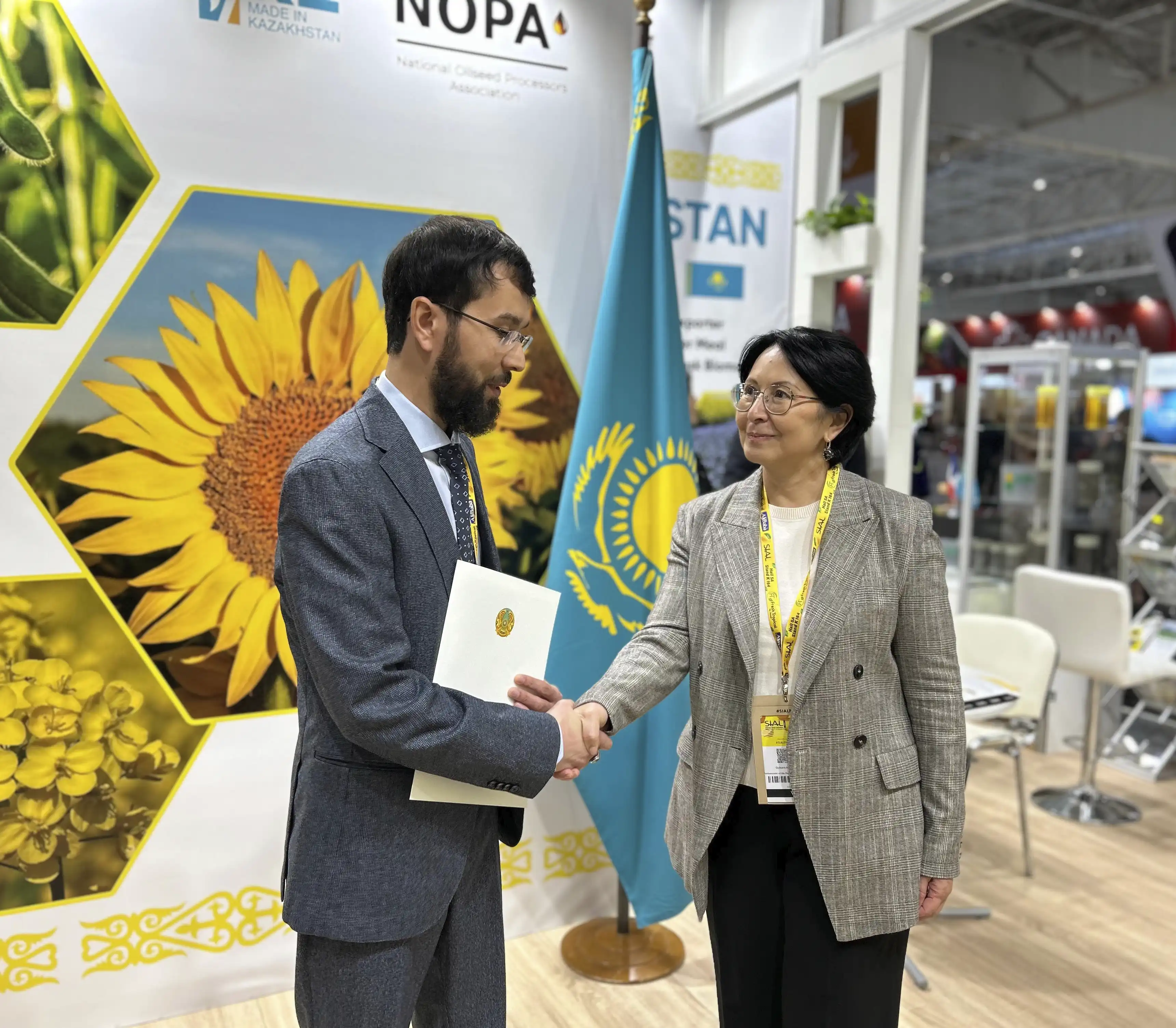Yadykar Ibragimov, Chairman of the Board of the NOPA Kazakhstan, and Gulsara Arystankulova, Ambassador Extraordinary and Plenipotentiary of the Republic of Kazakhstan to the French Republic